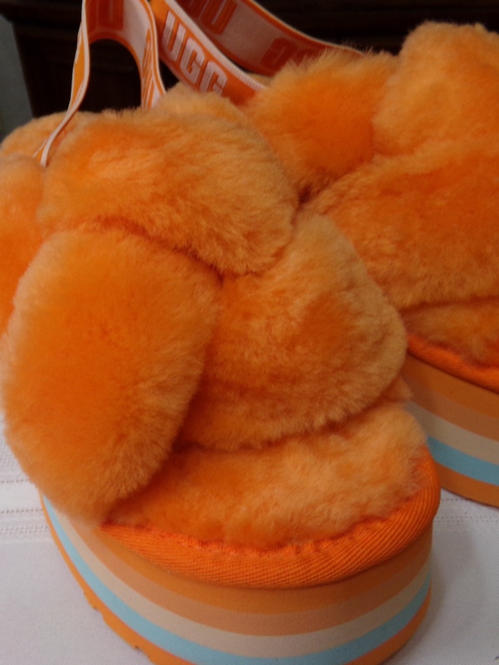 NWOB UGG All Fluffed Up Knoty Tangerine Platform Slippers Size Women’s US 8 - Picture 11 of 11
